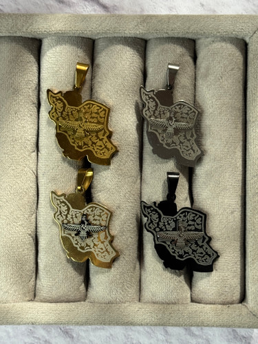 گردنبند نقشه ایران با فروهر | نماد هویت و اصالت ایرانی